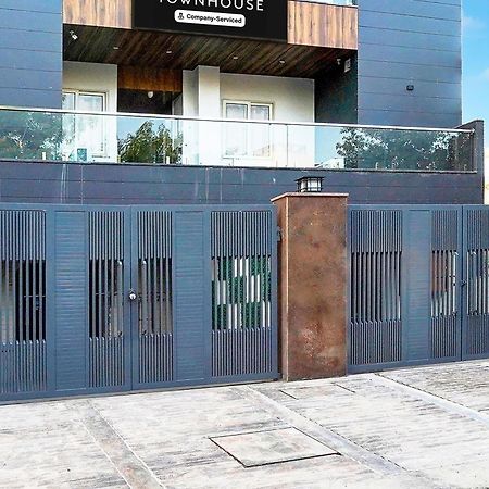 Super Townhouse Sector 104 Noida Hotel Exterior photo